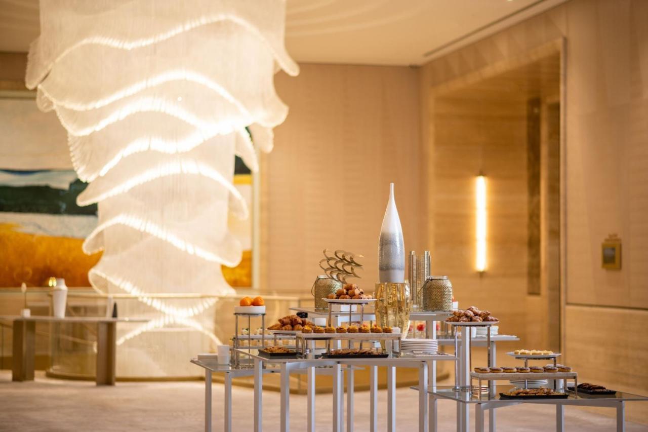 The St. Regis Dubai, The Palm Hotel Dubai