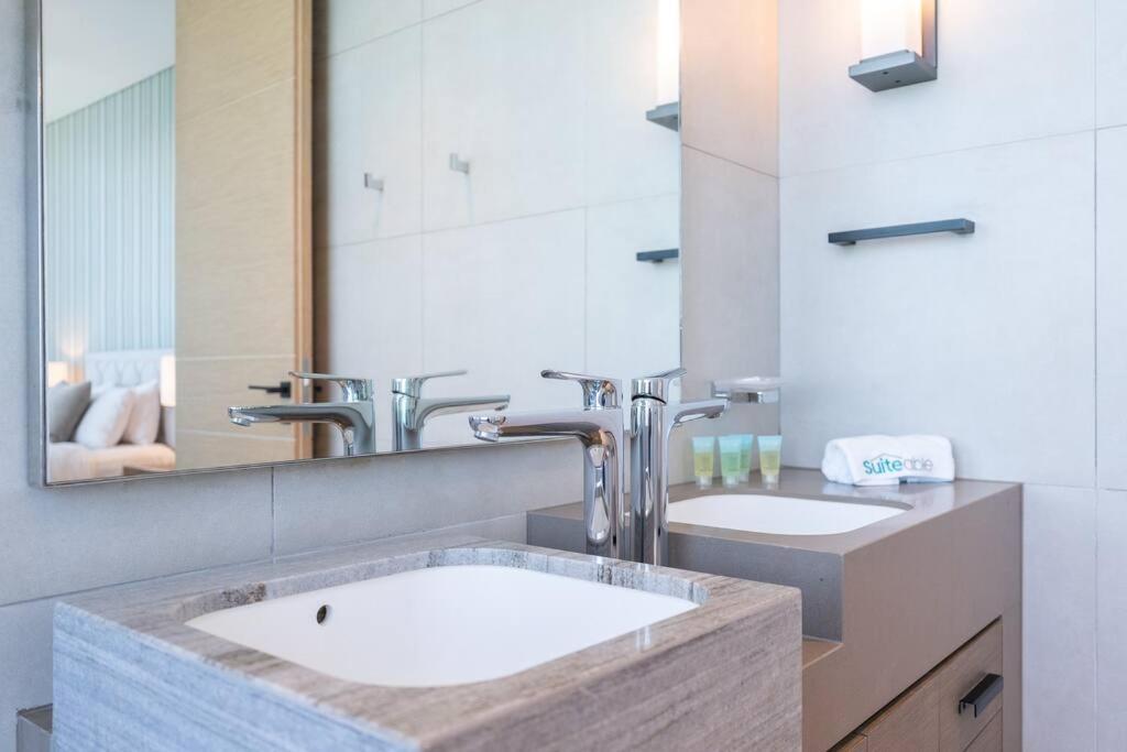 Apartment Suiteable Homes - Sensational 3 Bedroom With Mesmerizing Seaview Dubai