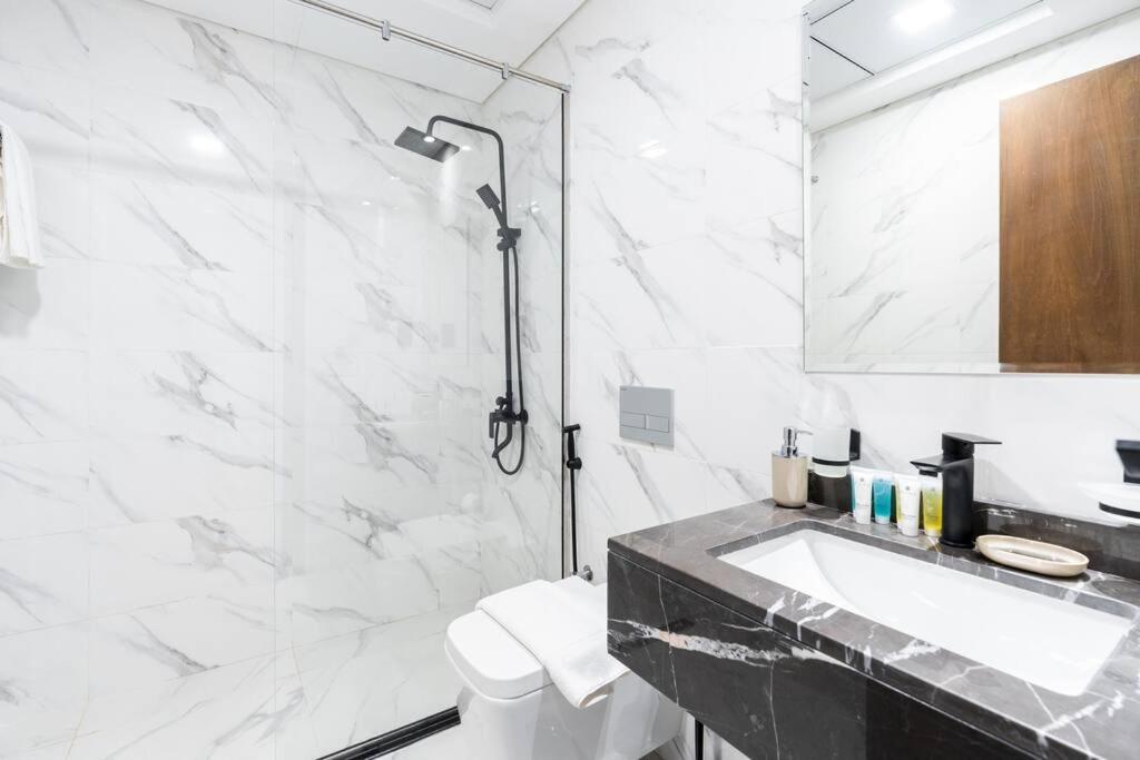 Apartment Unique Apt With Private Jacuzzi In Dubai