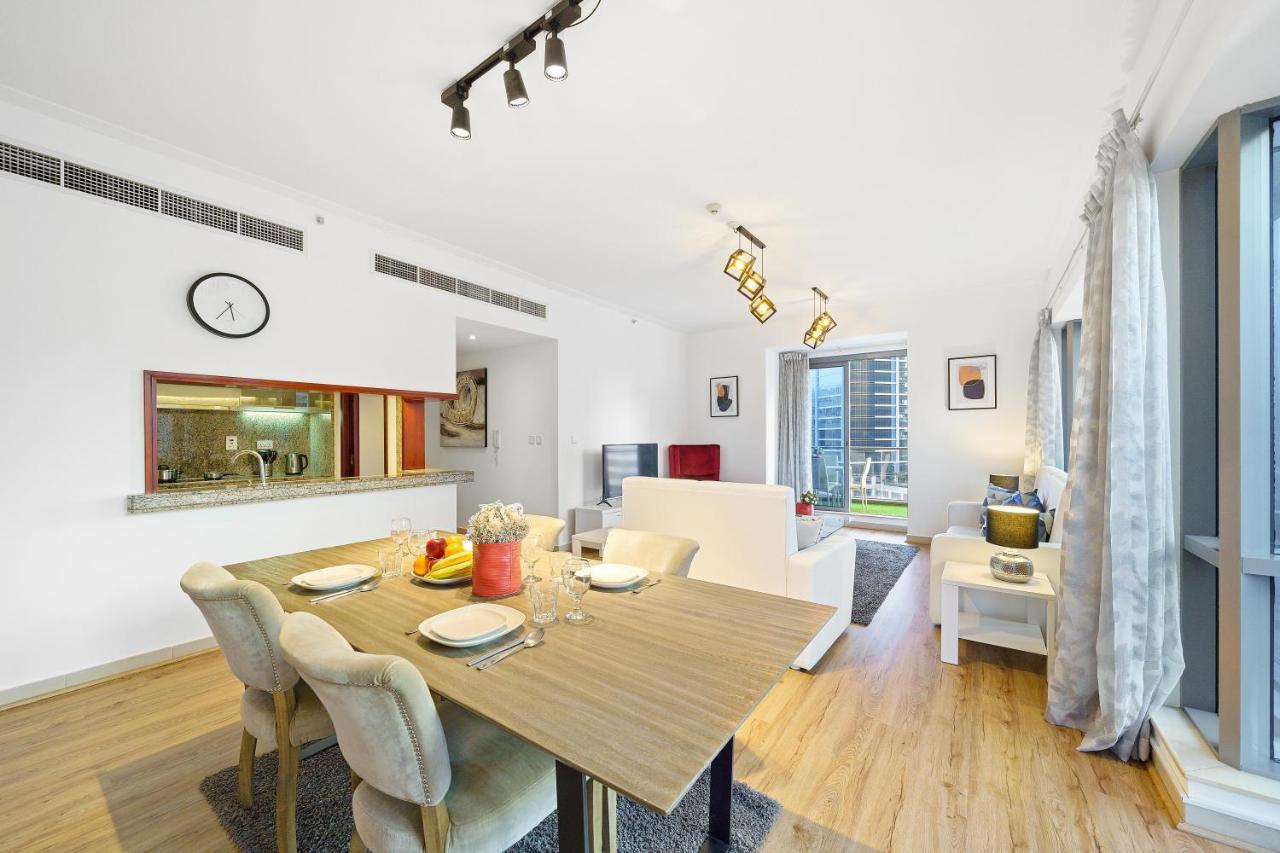 Contemporary & Roomy 2br With Burj Khalifa View Appartement *