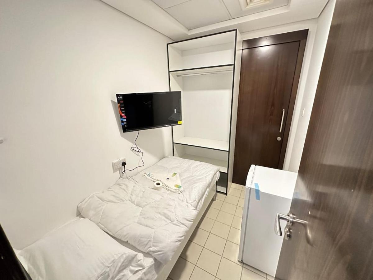 Wonderful ' For Girls Only ' In Tecom, Al Barsha Habitación en casa particular Dubái
