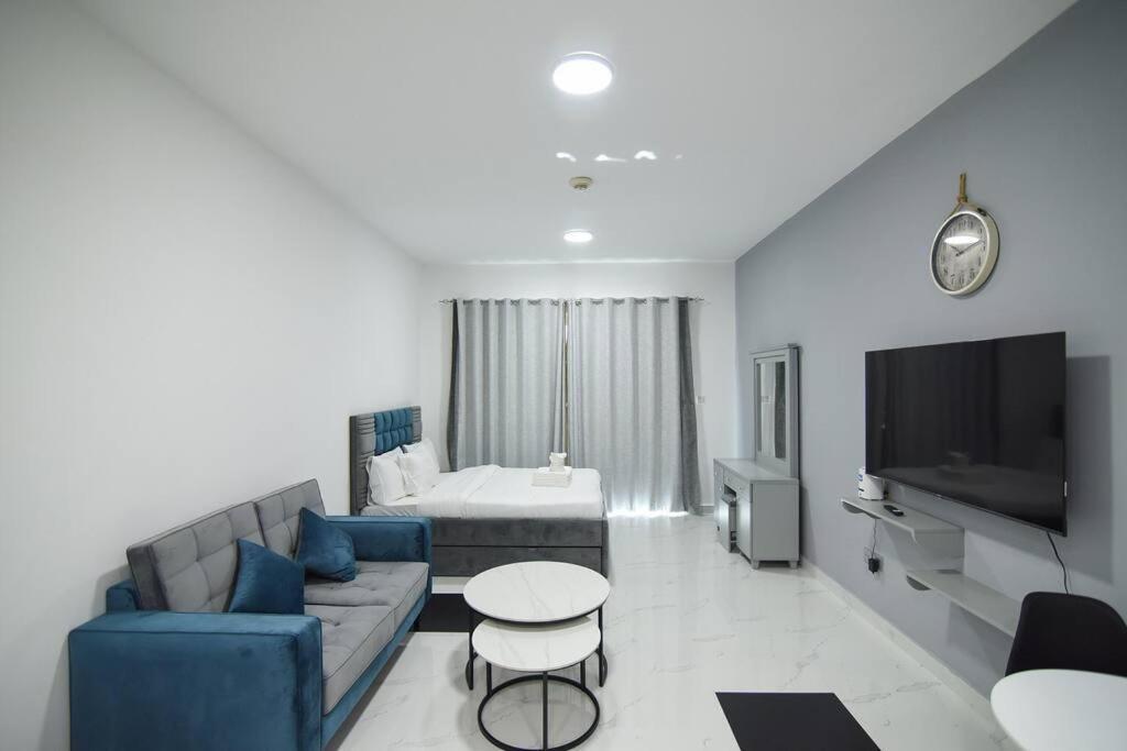 Luxury Studio - Impz - Production Apartment