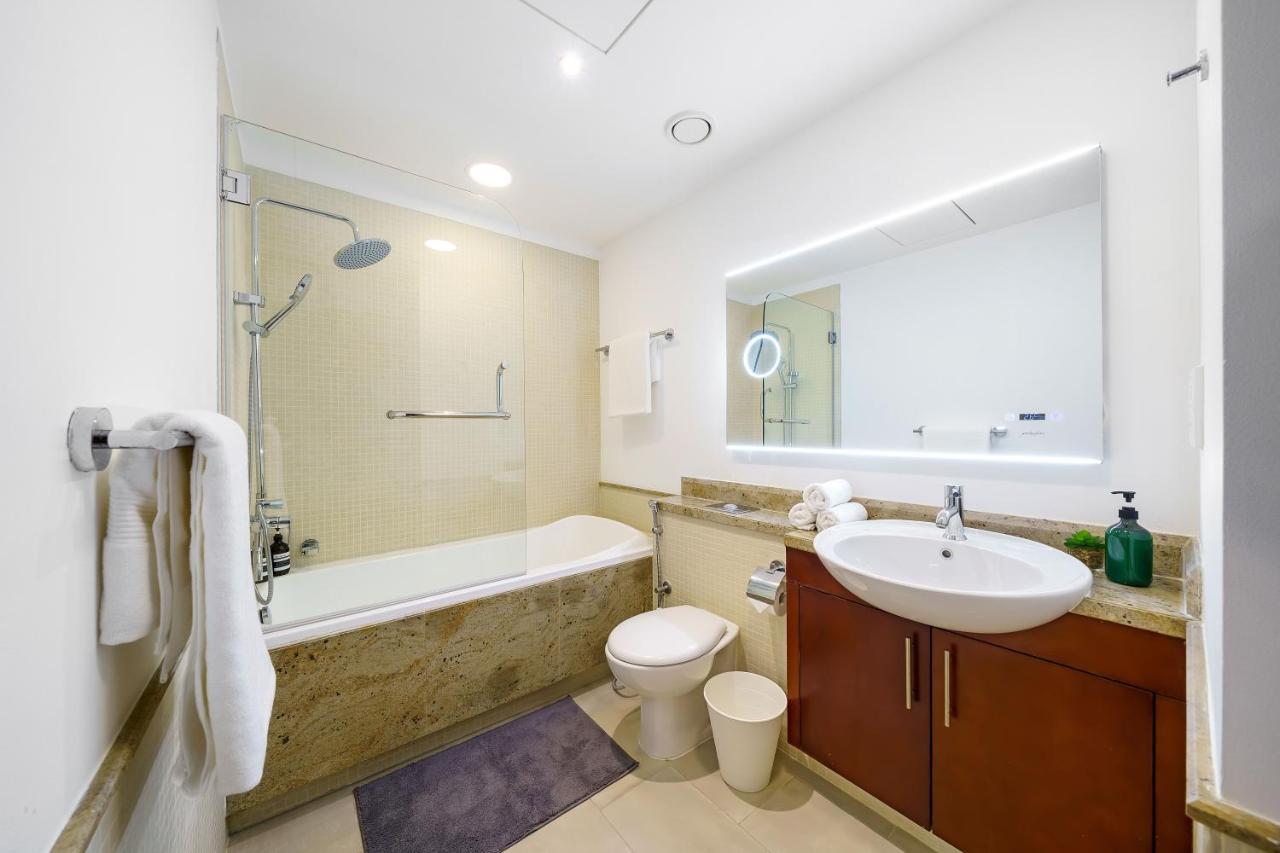 Contemporary & Roomy 2br With Burj Khalifa View Dubaï