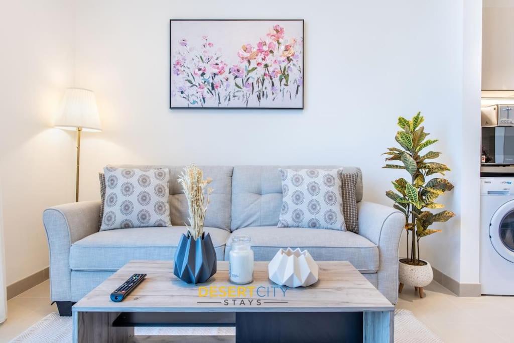 One Bed With Creek Views, Hosted By Desert Dubaï