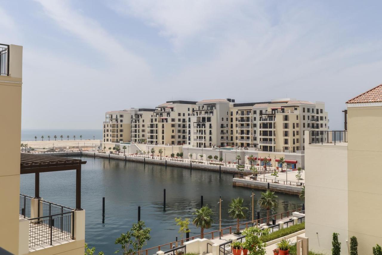 Higuests - Stylish Waterfront With Pool In La * Dubaï