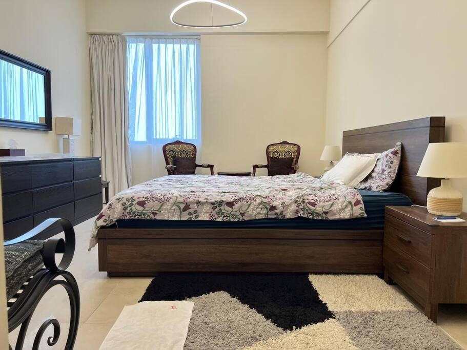 Apartment Spacious 2 Bed - Family Dubai