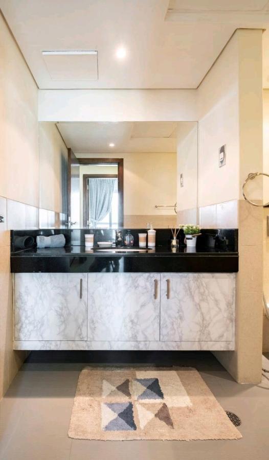Lägenhet Lovely 1bedroom 5min To Burjkhalifa Dubaimall Dubai