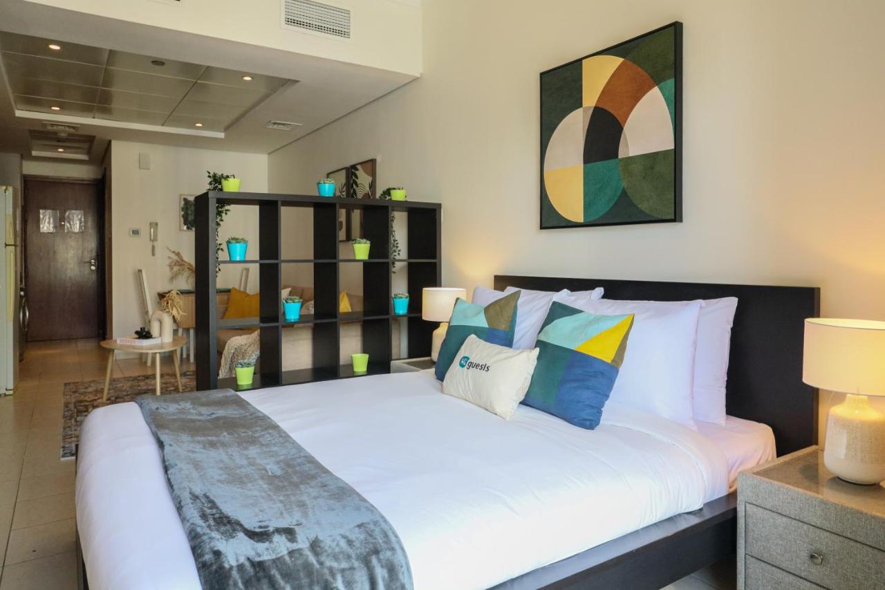 Higuests - Lake-view Studio In Vibrant Area In Jlt Appartement *