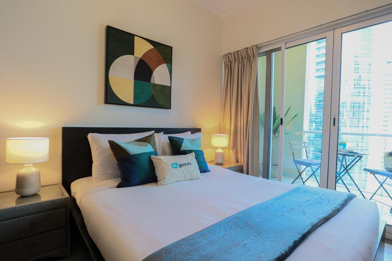 Higuests - Lake-view Studio In Vibrant Area In Jlt Appartement