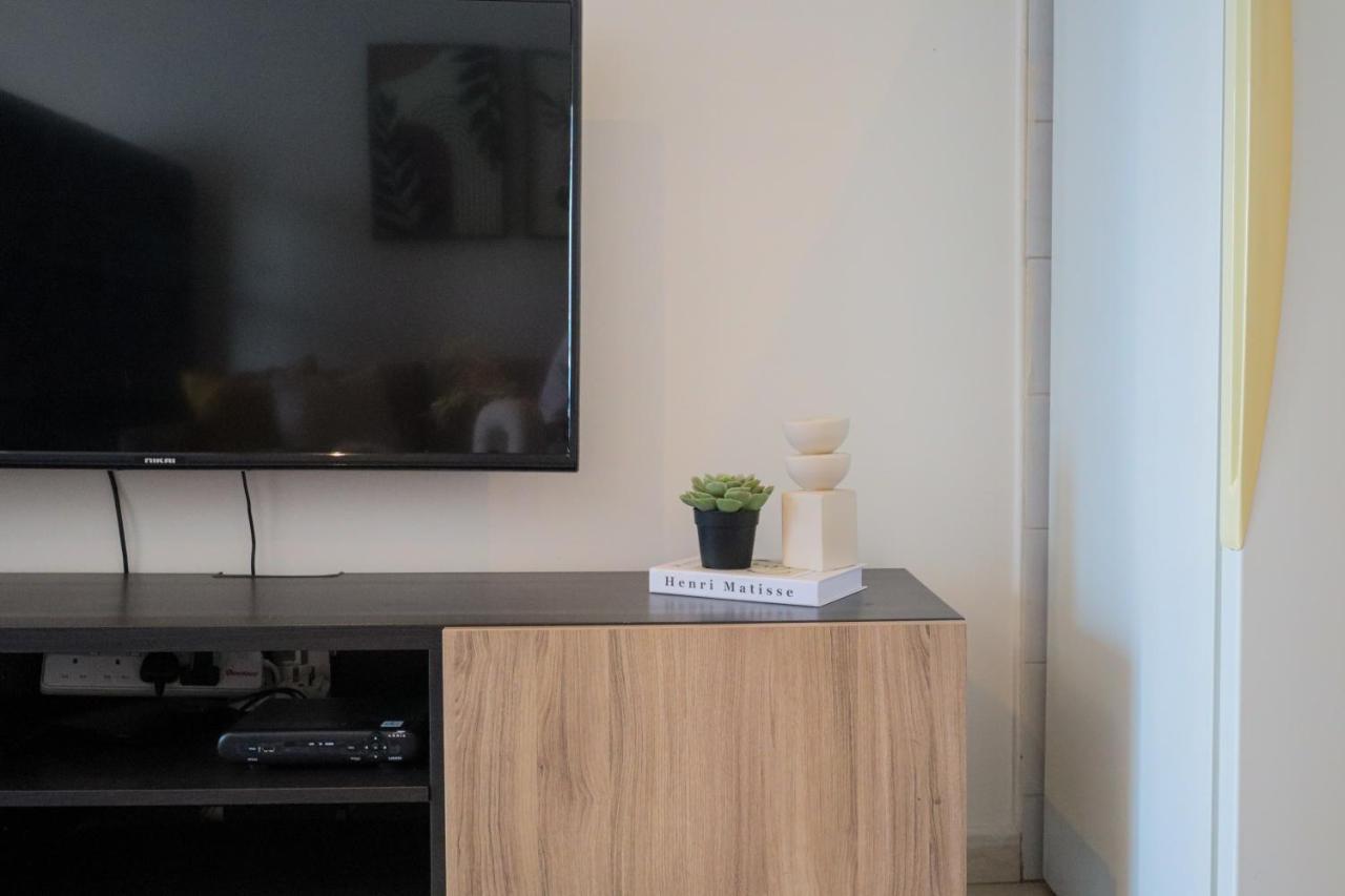 Appartement Higuests - Lake-view Studio In Vibrant Area In Jlt