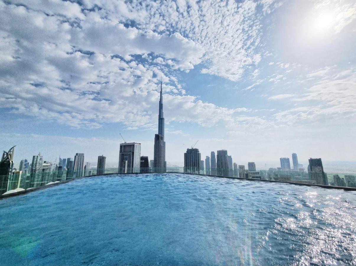 Downtown's Highest Pool & Full 5-star Luxury With Gym, And Restaurants * Dubái