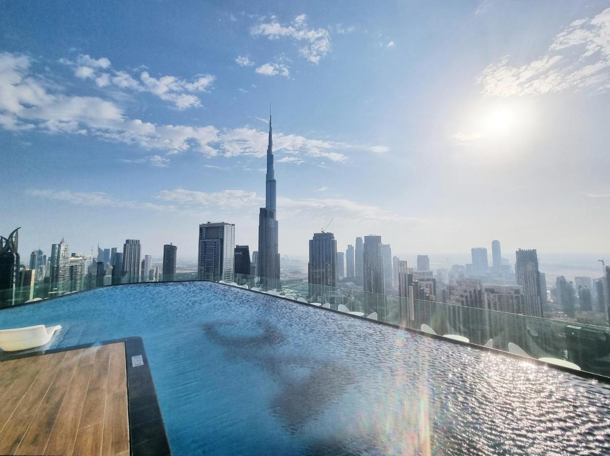 Downtown's Highest Pool & Full 5-star Luxury With Gym, And Restaurants Dubái