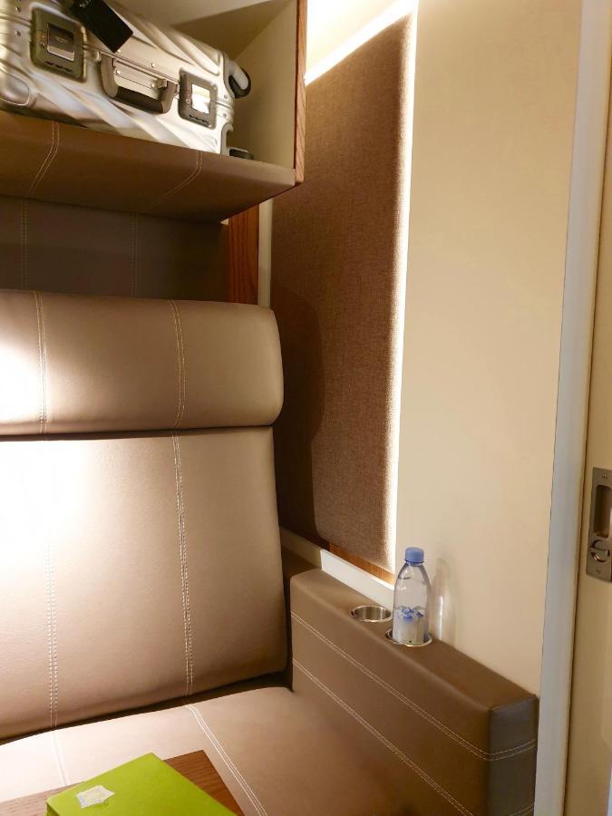 Sleep 'n Fly Sleep Lounge, B-gates Terminal 3 - Transit Only Hotel cápsula