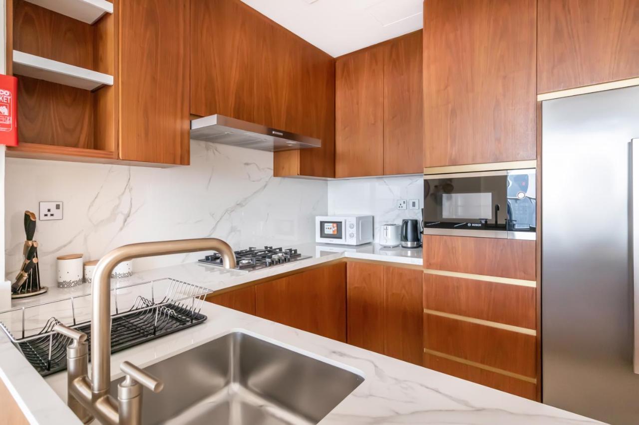 Appartamento Fam Living - Rp Heights - 3 Mins Walk To Burj Khalifa & Mall Downtown Dubai