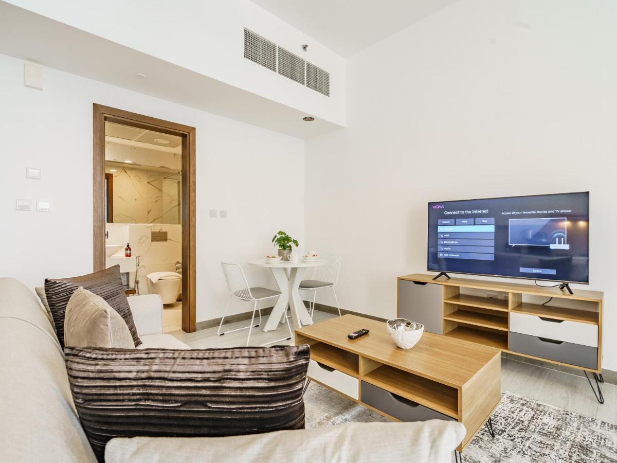 Apartemen Luxury With Pool View In Vibrant Community