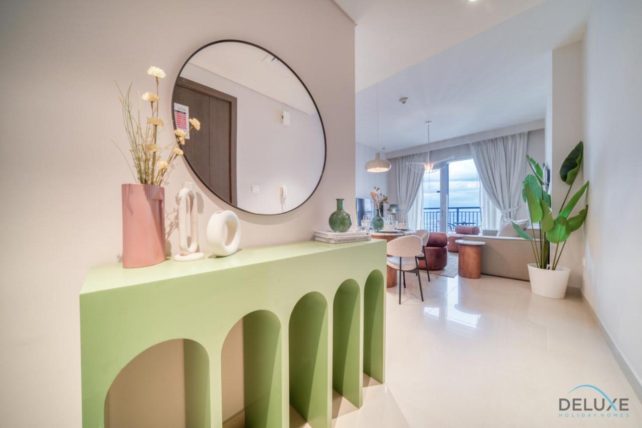 Elegant 1br At Harbour Views Tower 1 By Deluxe Homes