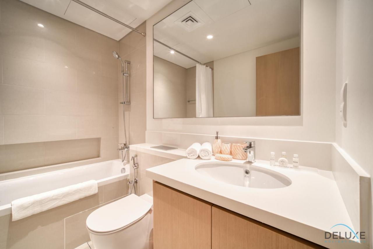 Appartement Elegant 1br At Harbour Views Tower 1 By Deluxe Homes