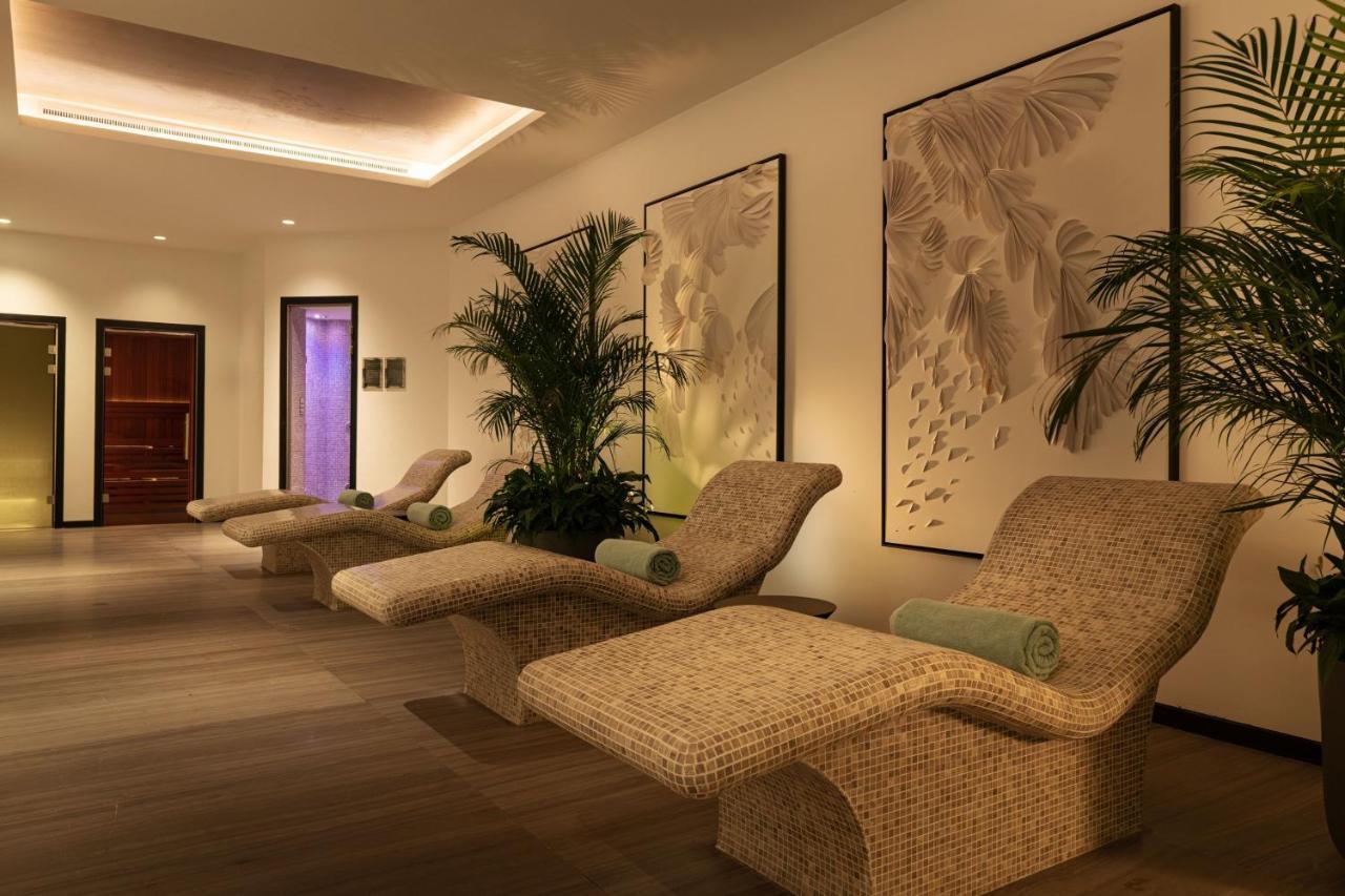 Resort Le Royal Meridien &