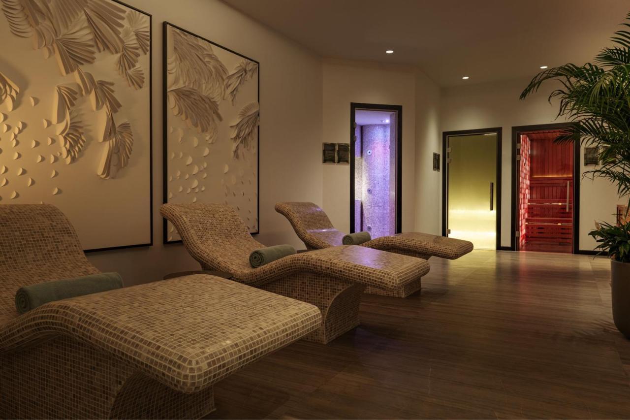Resort Le Royal Meridien &