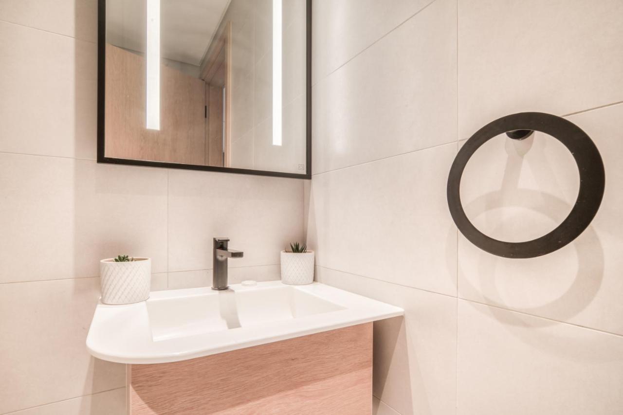 Marquise Square, Business Bay - Mint Apartment