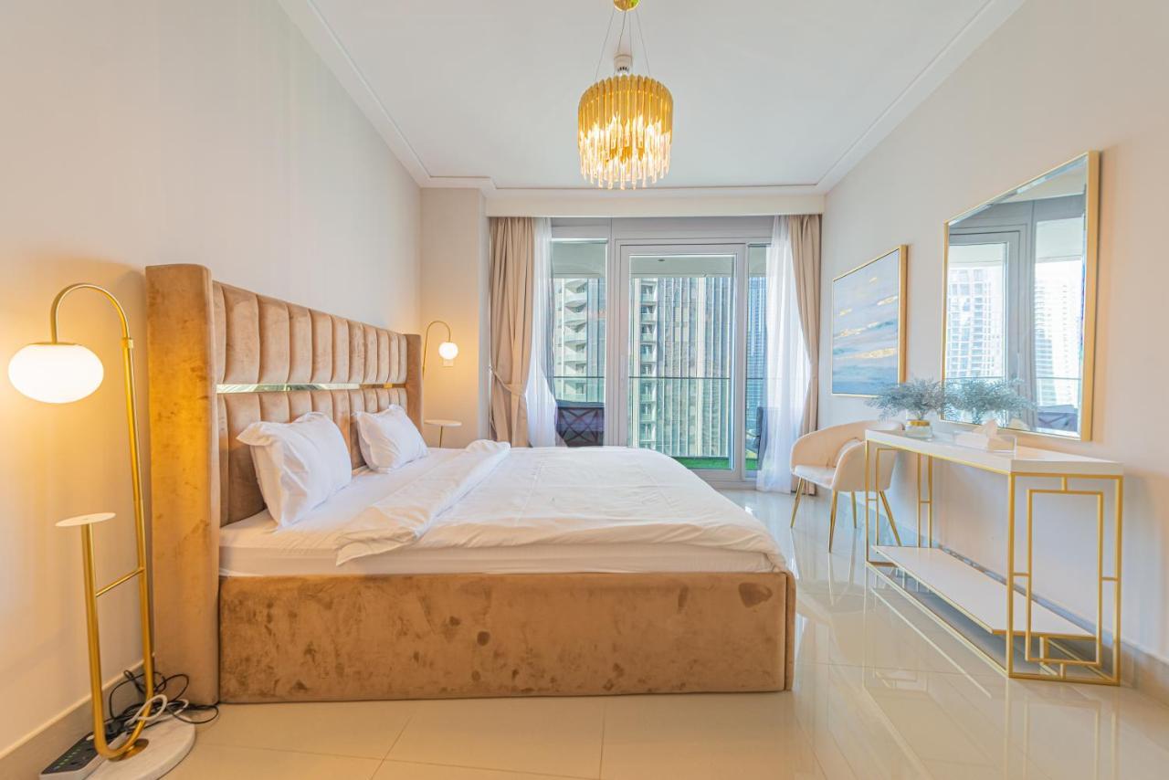 First Class 2br With Full Burj Khalifa And Fountain View Apartemen *