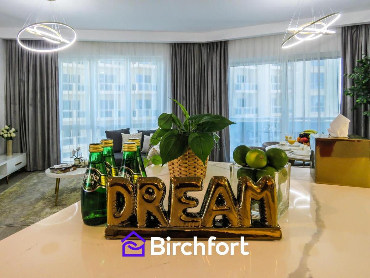 Apartamento Birchfort - Newly Renovated Huge 2 Bedroom Dubai