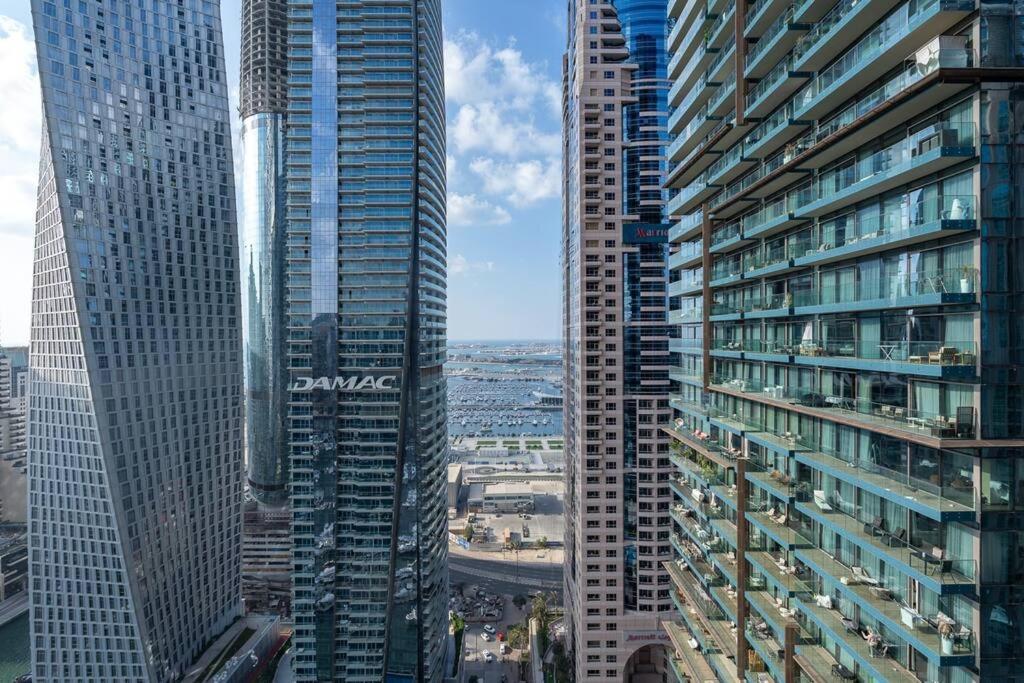 Appartement Chic Marina Gate With Japandi Interiors