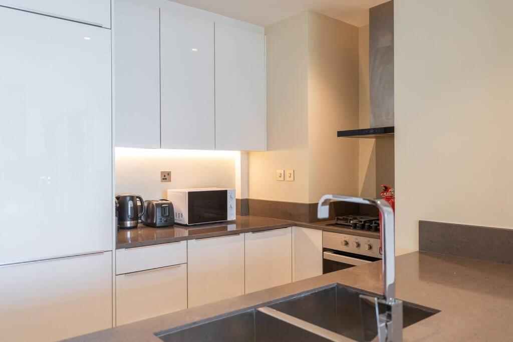 Appartement Chic Marina Gate With Japandi Interiors *