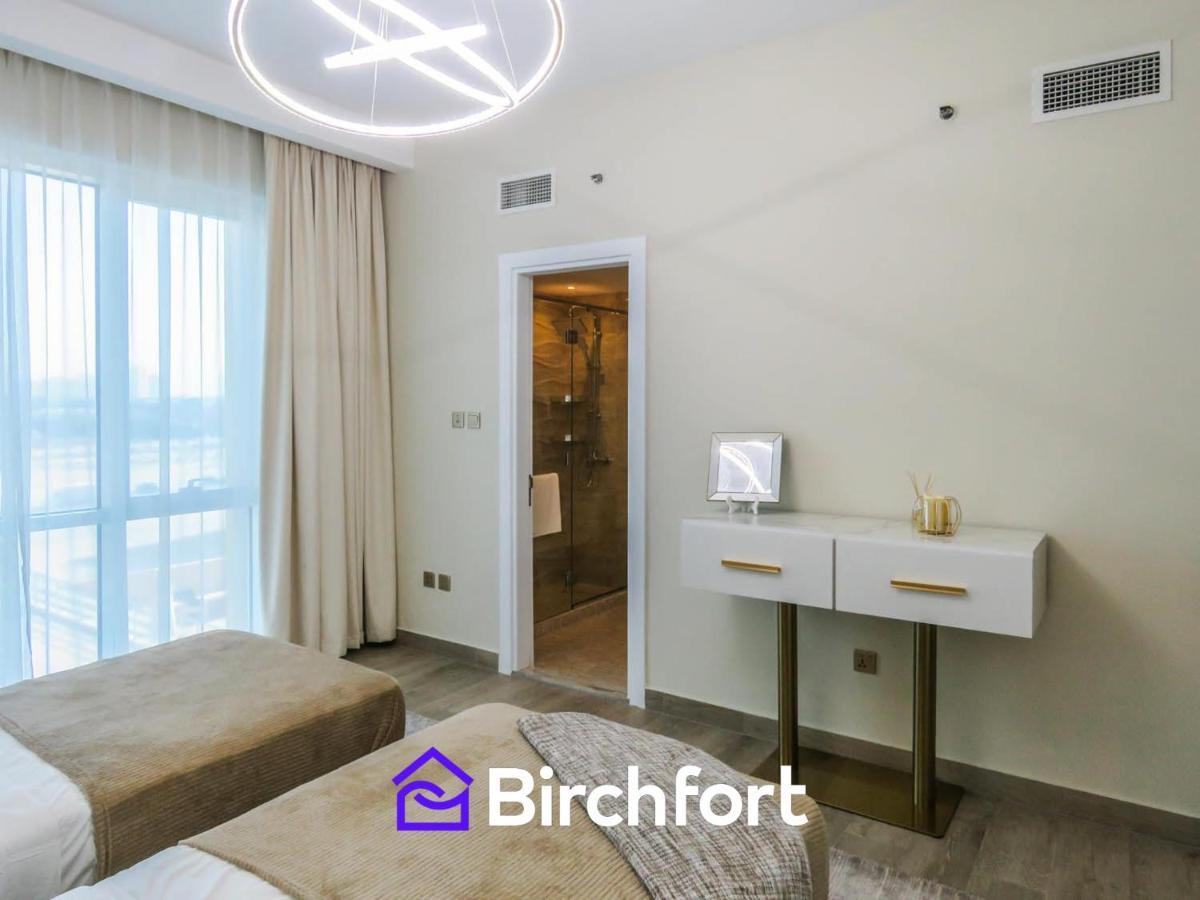 Birchfort - Newly Renovated Huge 2 Bedroom Apartamento Dubai