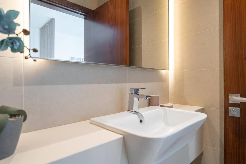Appartement Chic Marina Gate With Japandi Interiors Dubaï
