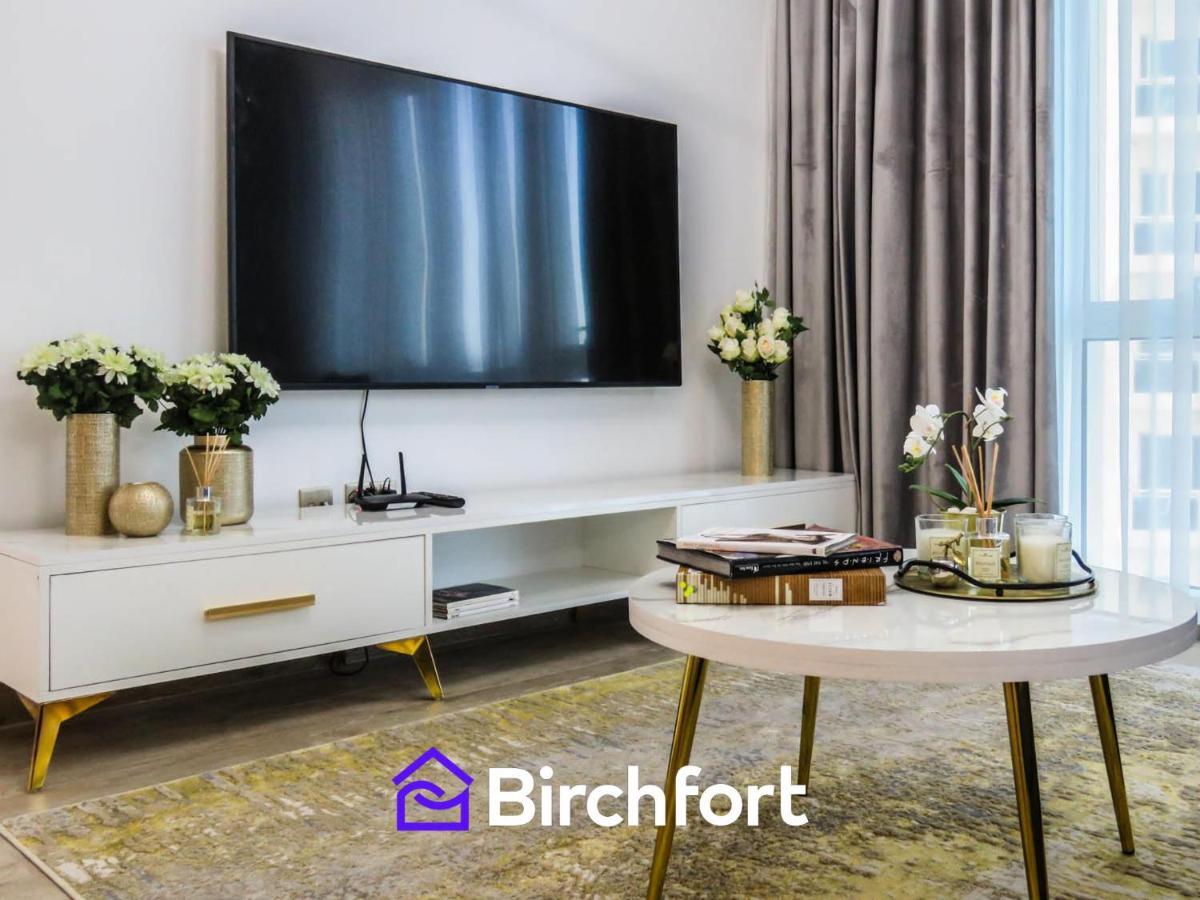 Apartamento Birchfort - Newly Renovated Huge 2 Bedroom Dubai