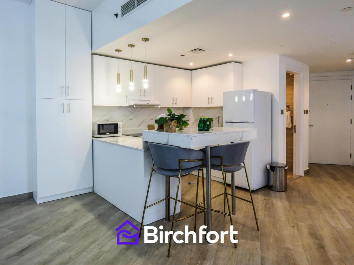 Birchfort - Newly Renovated Huge 2 Bedroom Apartamento *