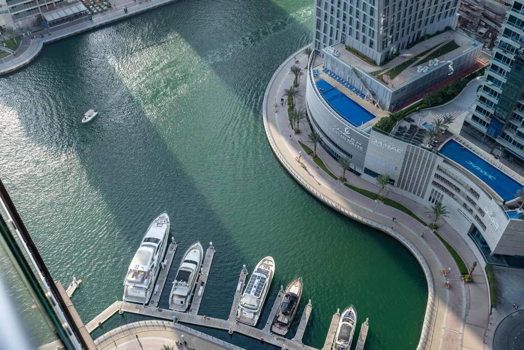 Chic Marina Gate With Japandi Interiors Appartement