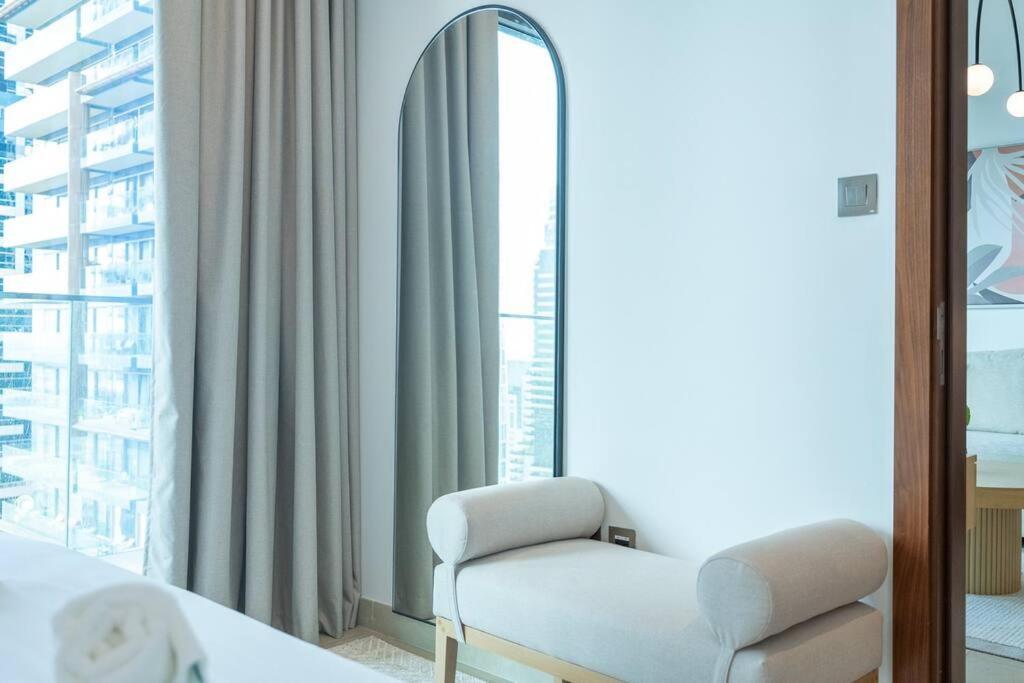 Appartement Chic Marina Gate With Japandi Interiors