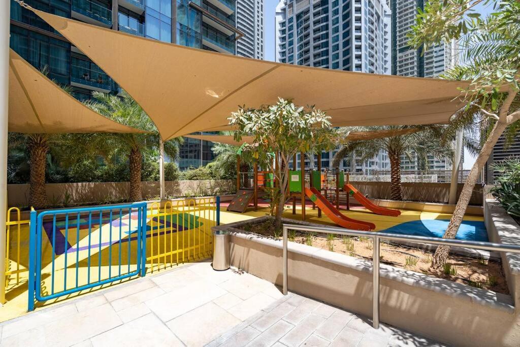 Appartement Chic Marina Gate With Japandi Interiors