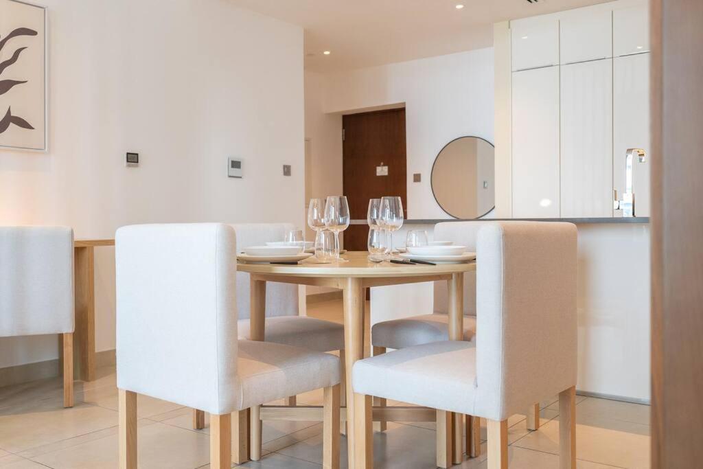 Chic Marina Gate With Japandi Interiors * Dubaï