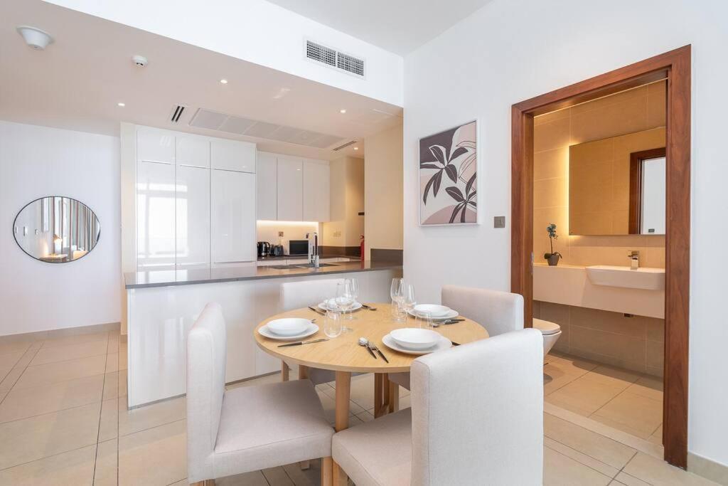 Chic Marina Gate With Japandi Interiors Dubaï