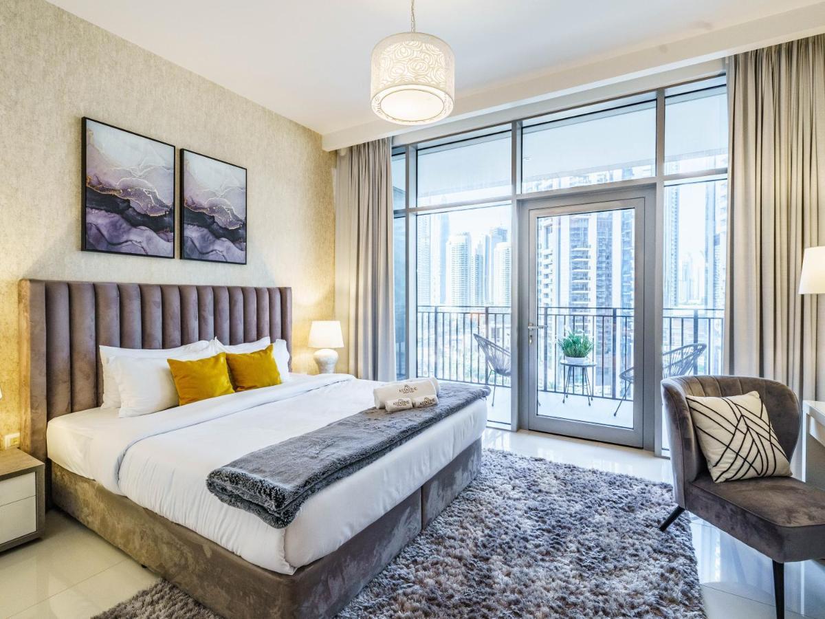 Classy 2br In Boulevard Crescent - Downtown Dubai