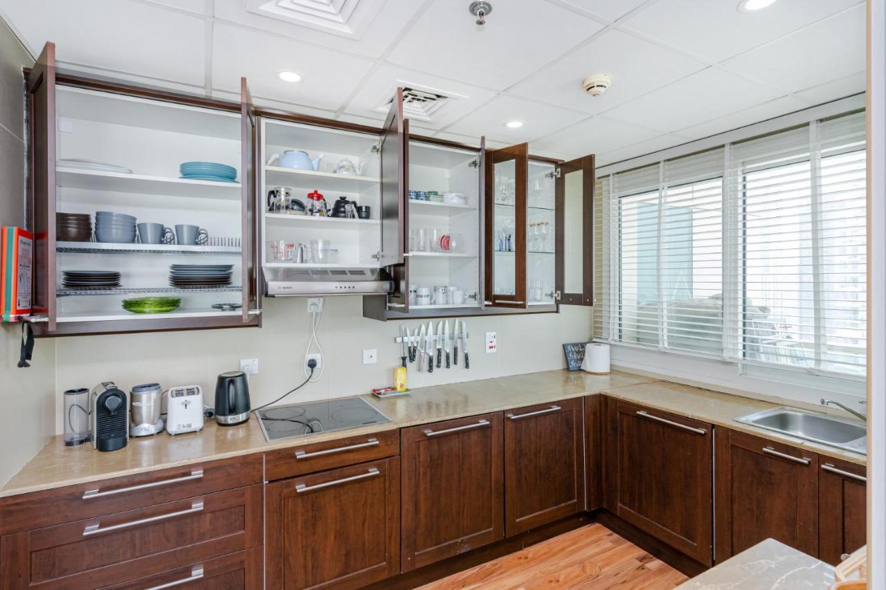 Minutes To I Breath Taking Sea View Apartment *