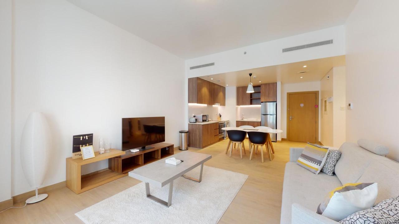 Apartment Lc22 - Elegant 1br With Beach Access In La Cote Building *