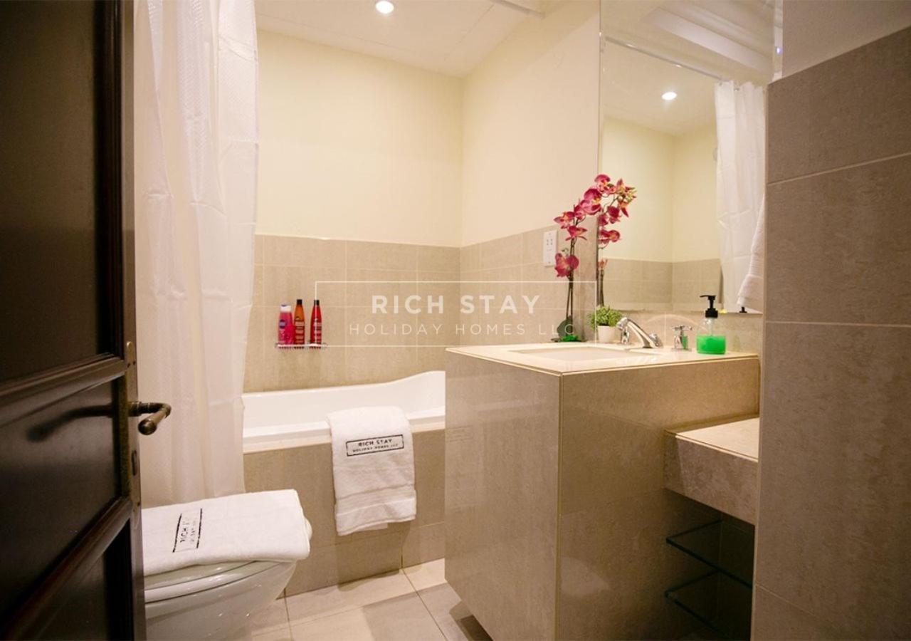 Incredible 2br Apartment, Downtown With Burj & Mall View By Rich Appartamento