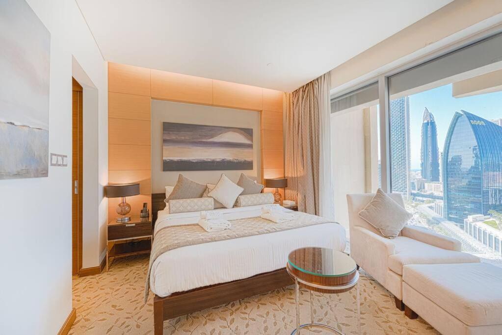 Apartamento Classy At The Address Mall Dubái
