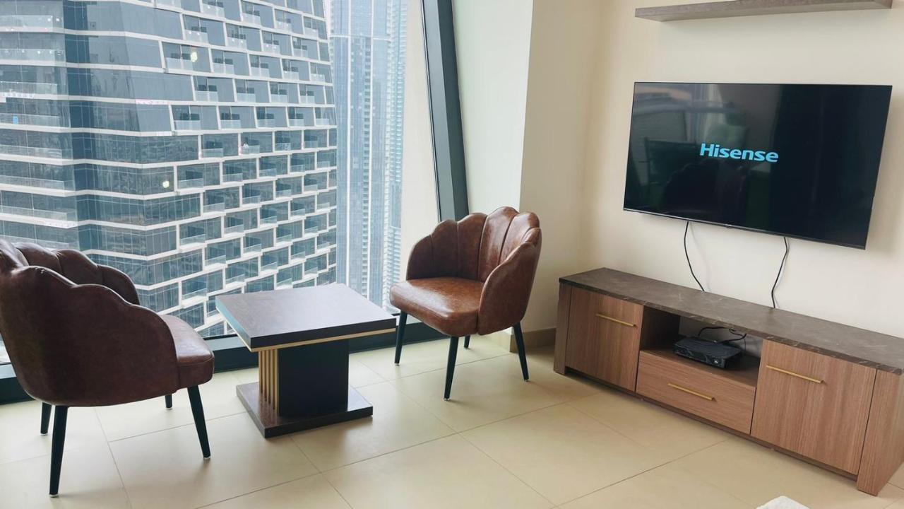 Amakin Burj Vista Tower 1 Apartment