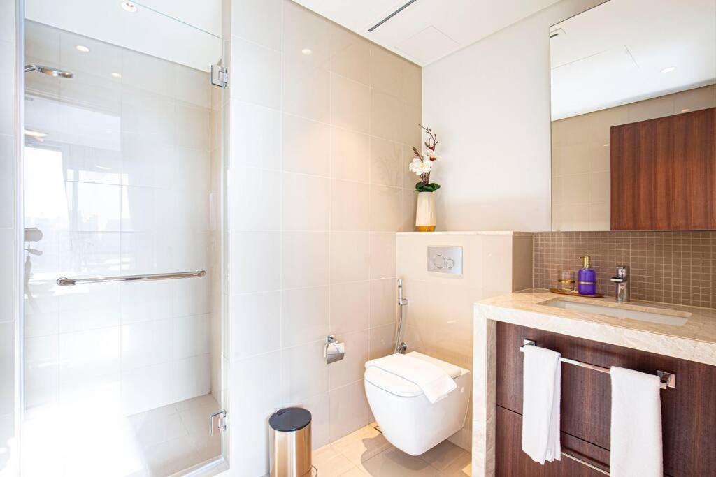Magnificent Brand New Lux 3br With Burj/ Fnt View Dubái