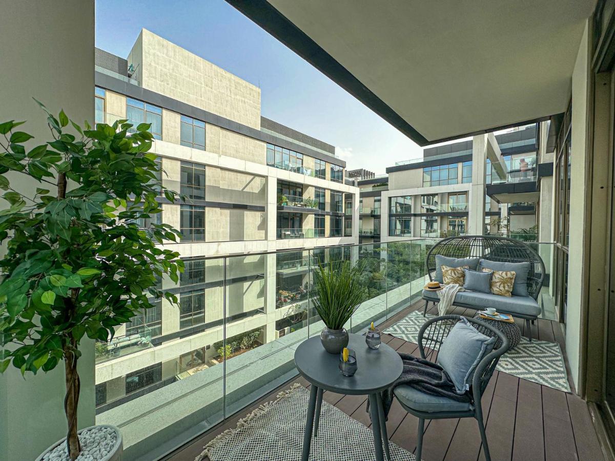 Apartamento Higuests - Charming Retreat In Citywalk With Balcony And Pool