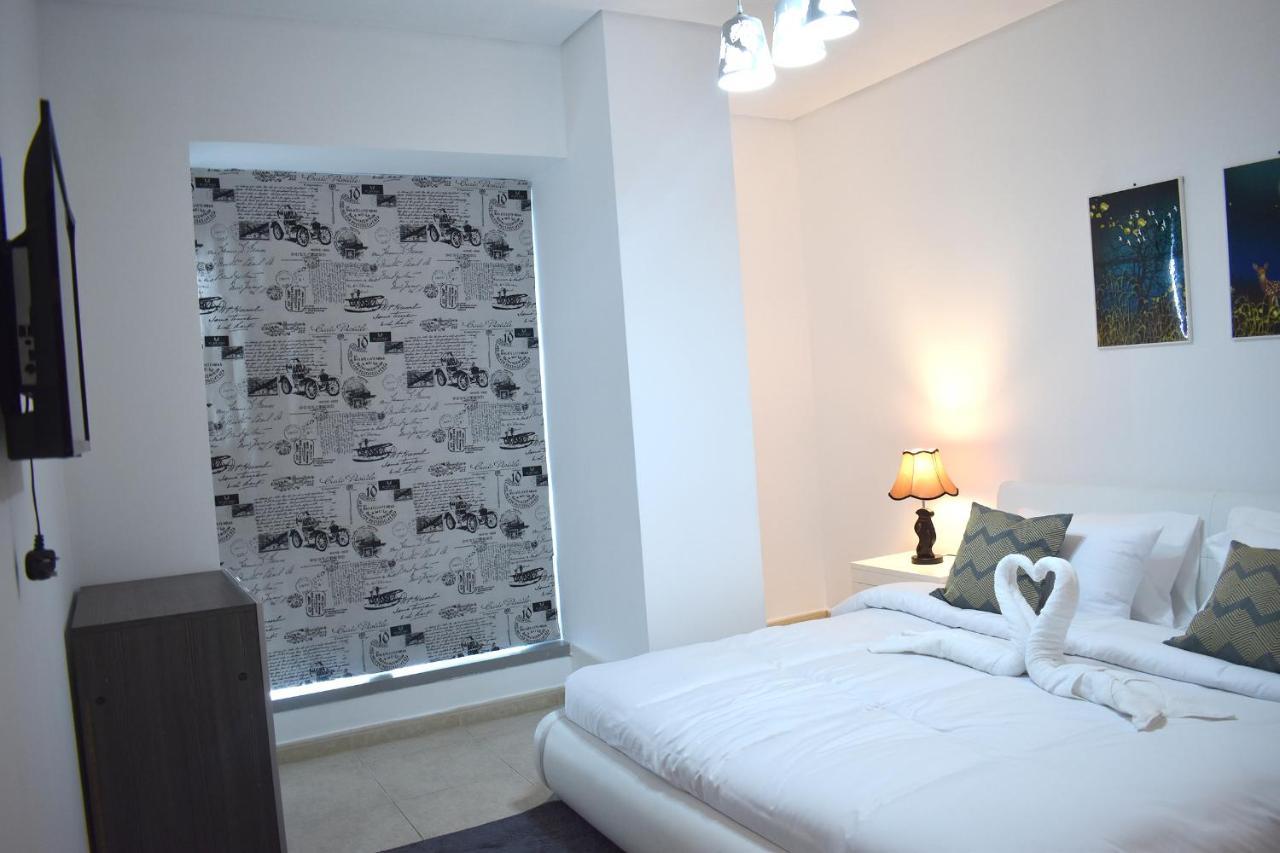 4 Bhk *