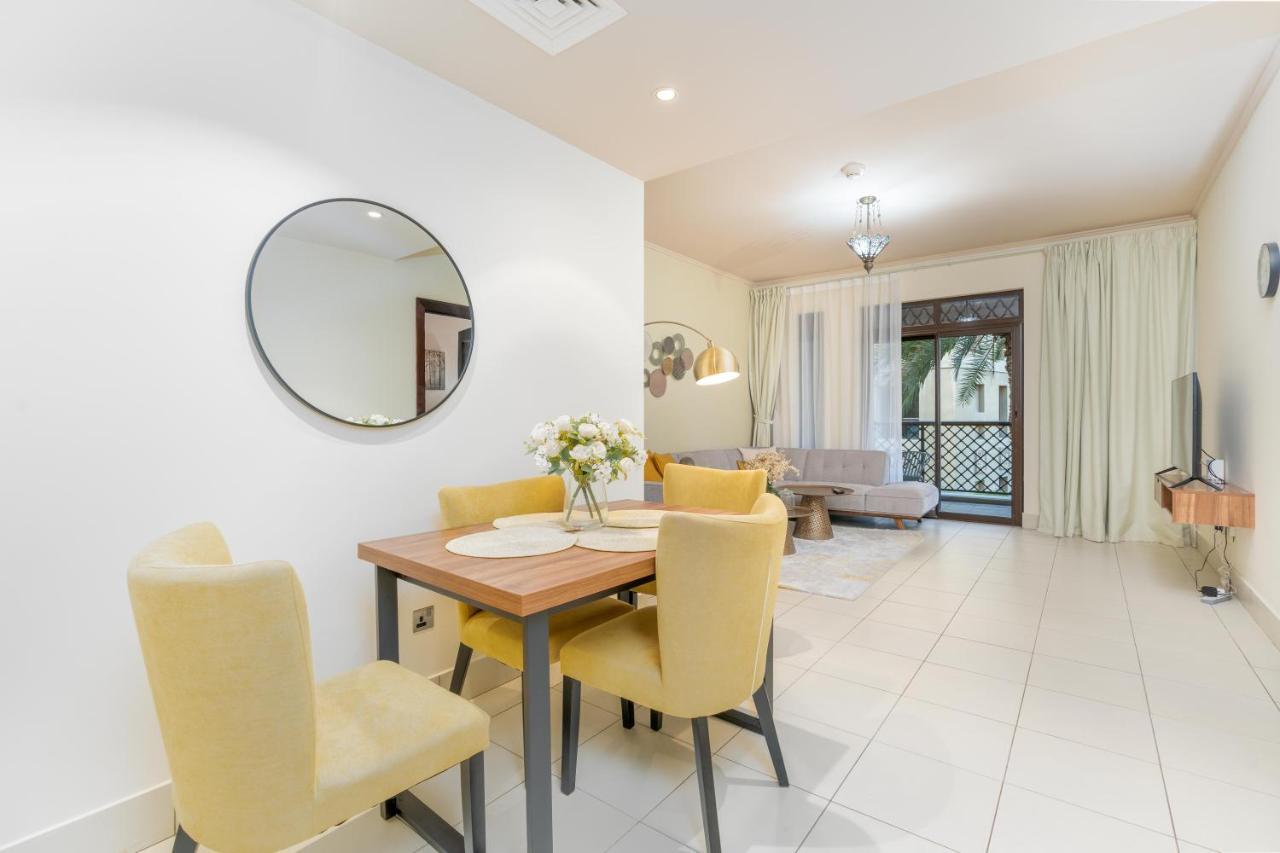 Burjside Rehan Retreat-1br Near Mall Casa vacanze Dubai