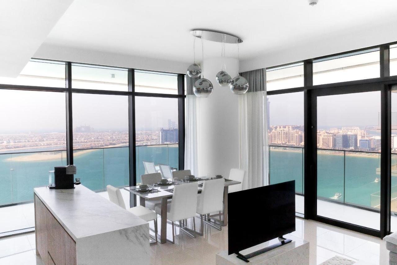 Apartamento Sea View With Private Access! 3br & Maid Rm *