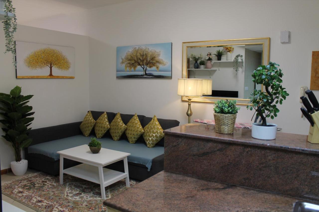 Newly Furnished Cozy 1 Bedroom Close To Jbr And Metro * Dubái