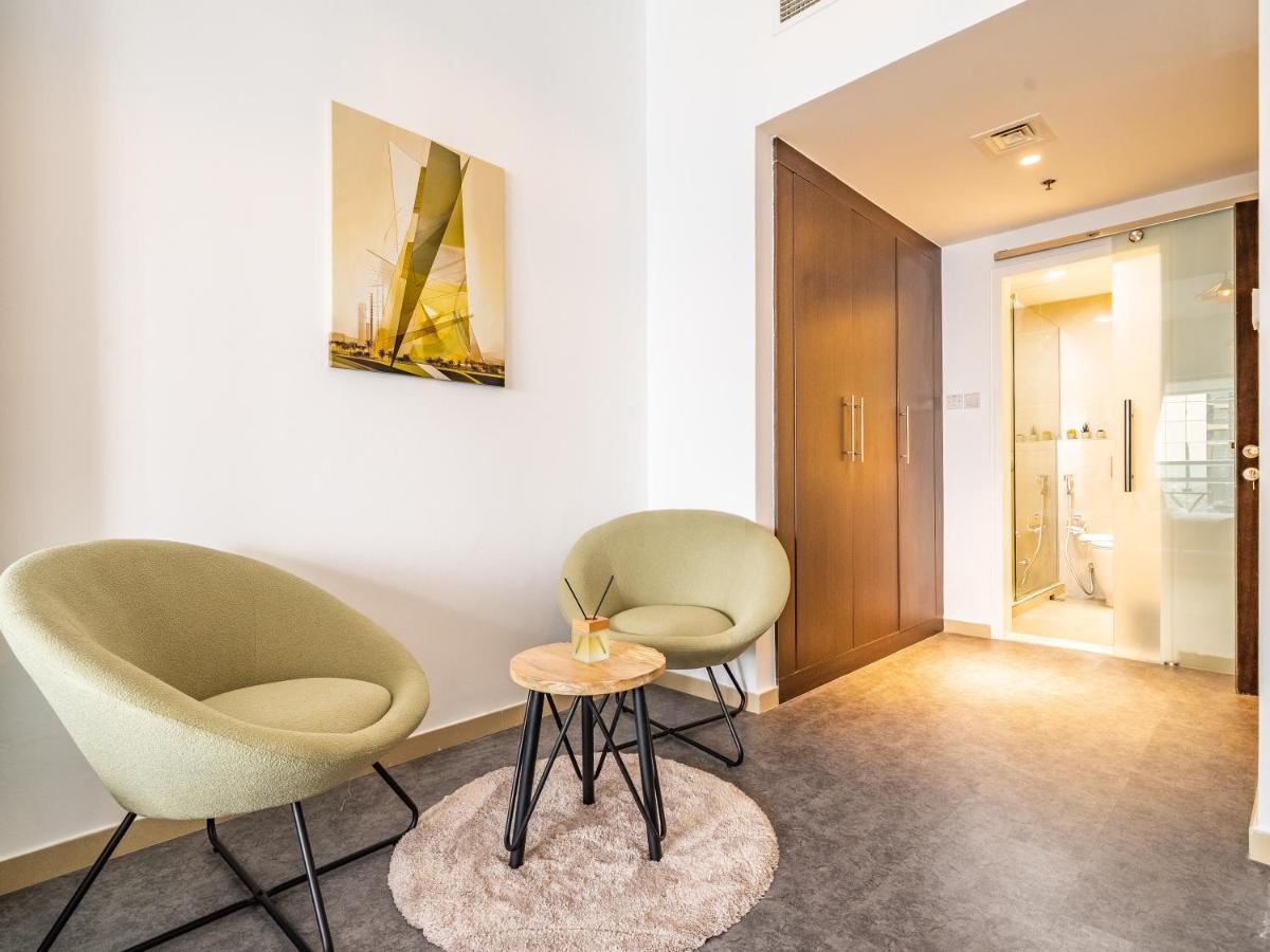 Lakeside Serenity Retreat With Soothing Views Apartamento